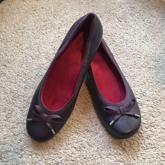 Vionic Orthaheel Shoes size 11 - Picture 1 of 4